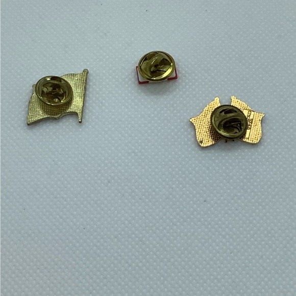 Set of Three Canada / USA Pins - Picture 3 of 3